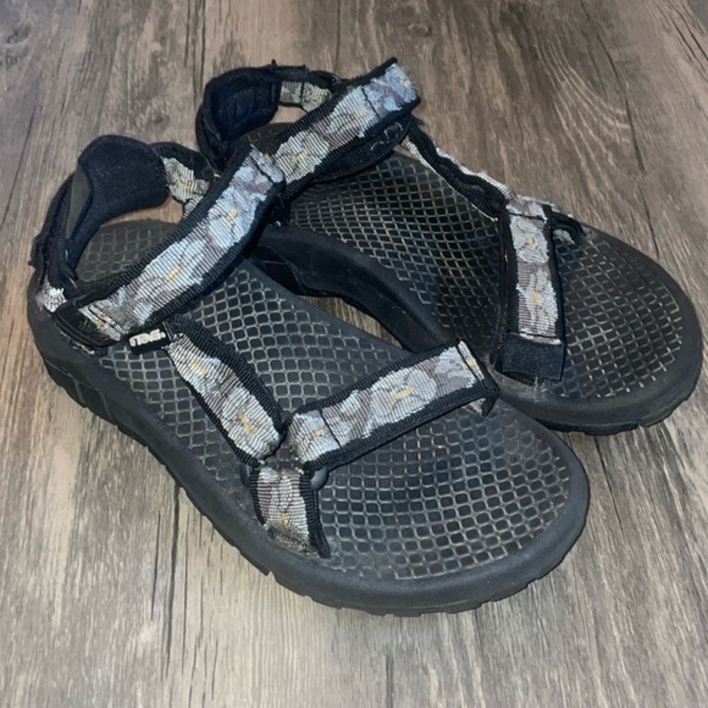 Teva woman’s sandals size 6